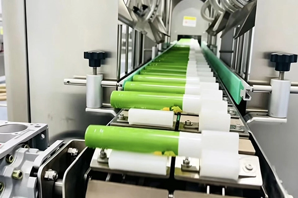 Il facilitatore della produzione flessibile: come le etichettatrici compatte risolvono la sfida del 