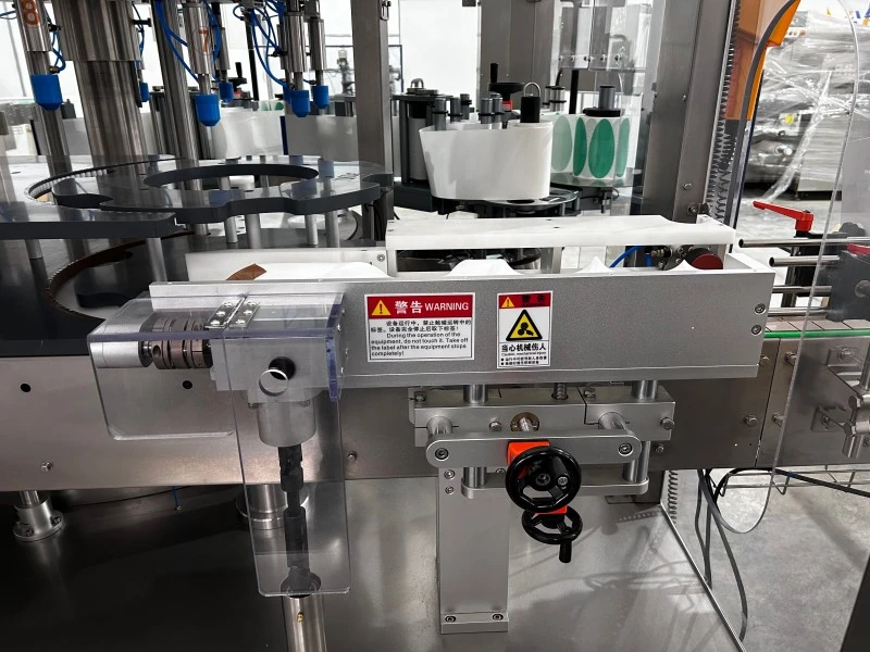 Double Side Bottle Self Adhesive Labeling Machine